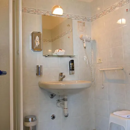 Casa Marinella Hotel 3*