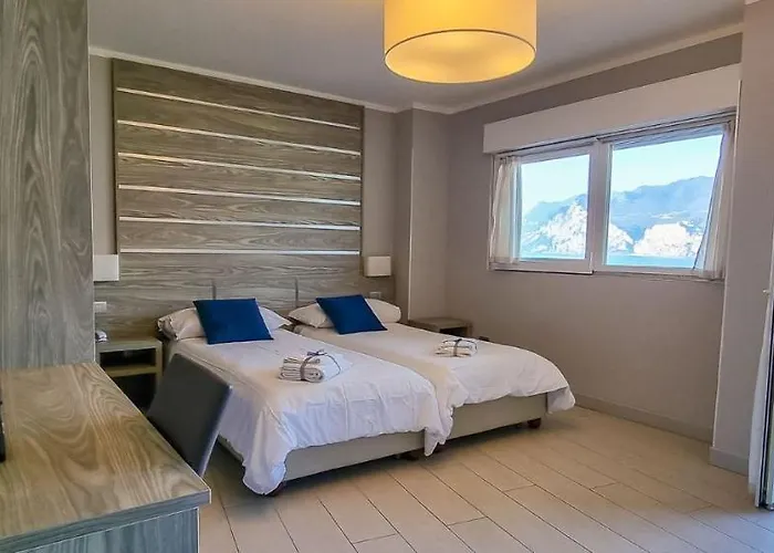 Casa Marinella מלון 3*