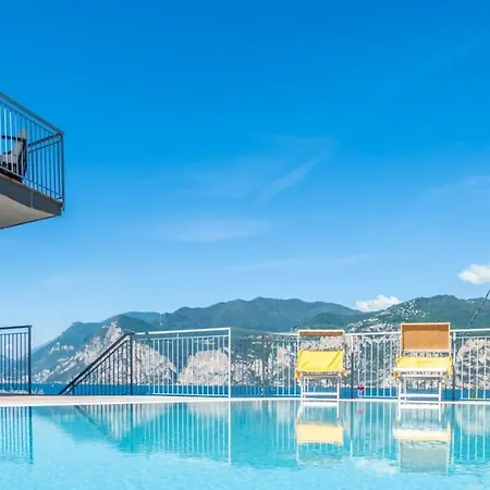 Casa Marinella Hotel 3*