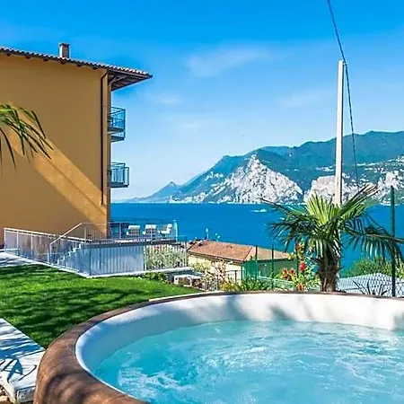 Casa Marinella Hotel 3*