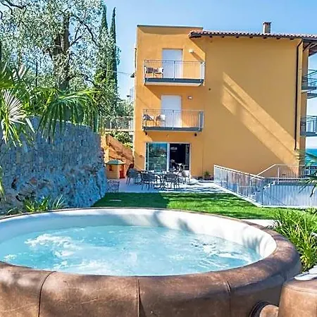 Casa Marinella Hotel 3*
