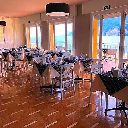 Casa Marinella מלון מאלצ'סינה