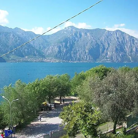 Casa Marinella Отель Мальчезине
