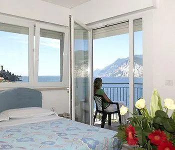 Отель Casa Marinella Мальчезине