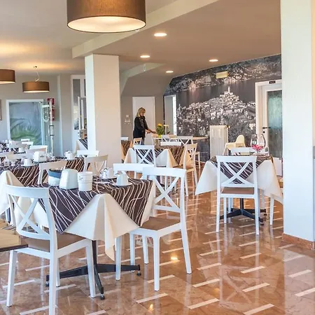 Casa Marinella Hotel