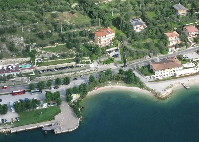 马里内拉之家酒店 3*