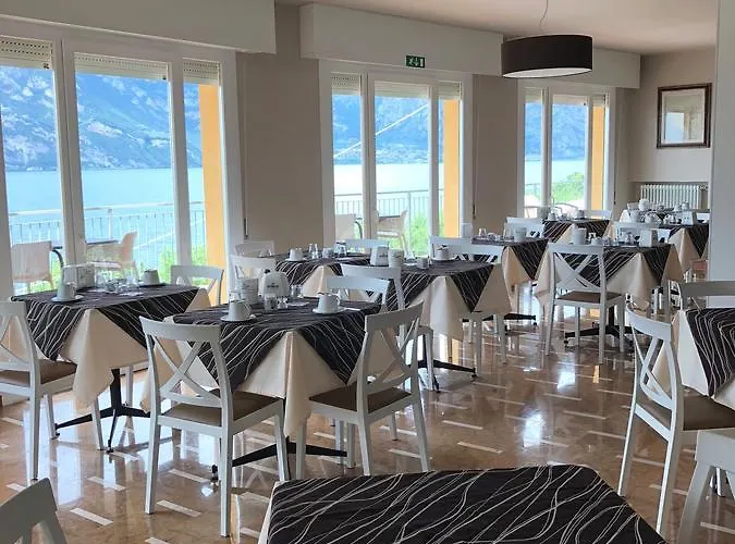 马里内拉之家酒店 3*