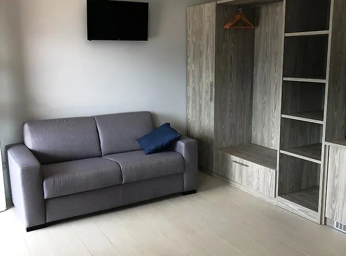 马里内拉之家酒店 3*