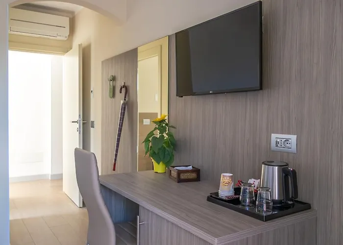 马里内拉之家酒店 3*