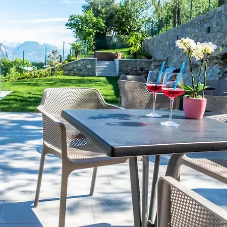 Casa Marinella Отель Мальчезине